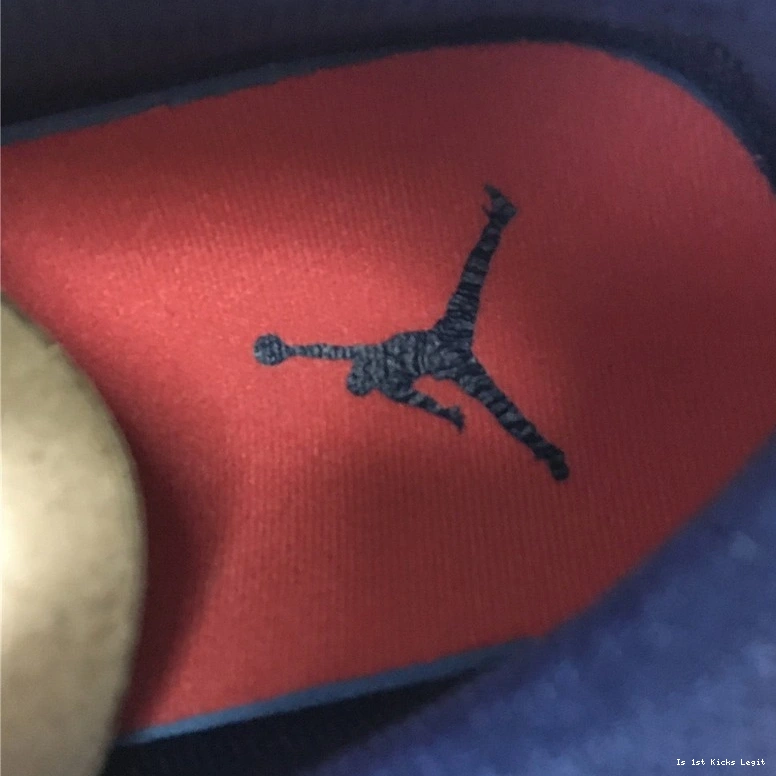 Ember  553558-481 1 Jordan Obsidian Low Glow 0409